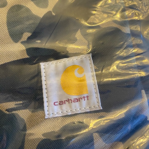 You still in plastic carhartt Hunting camouflage backpack - Picture 5 of 9